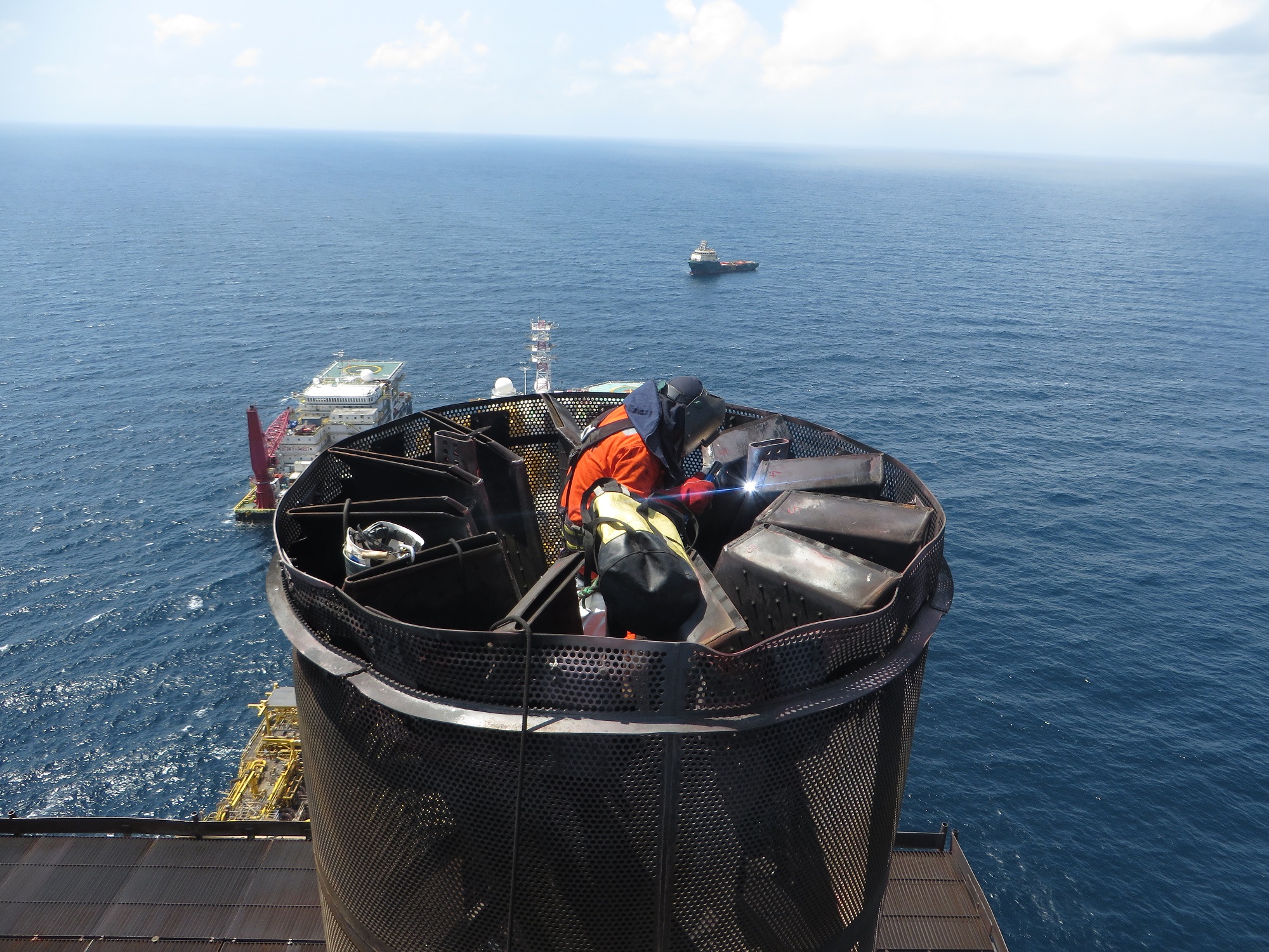 Flare tip repair offshore