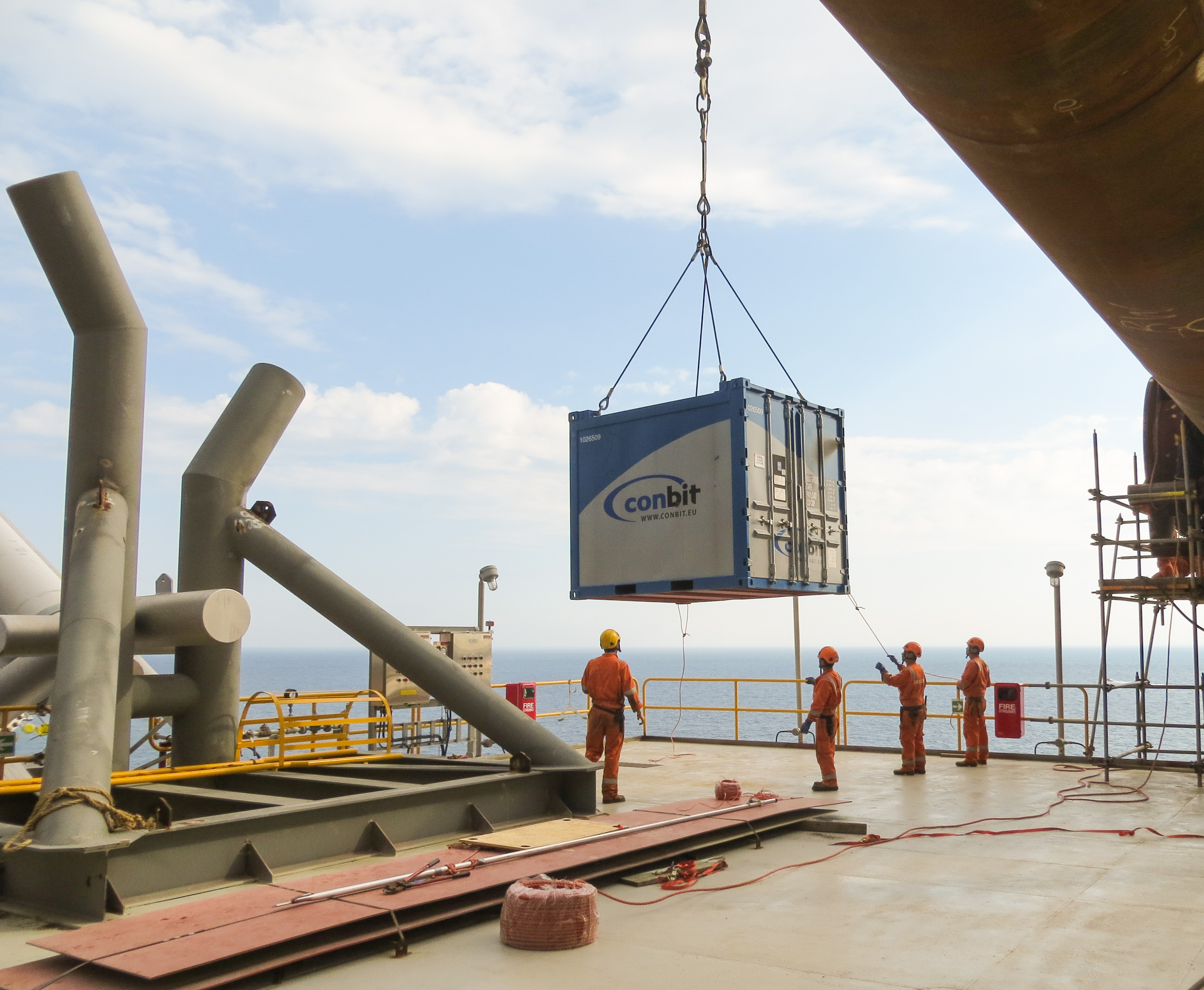 Hook up support offshore