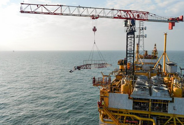 Offshore crane exchange