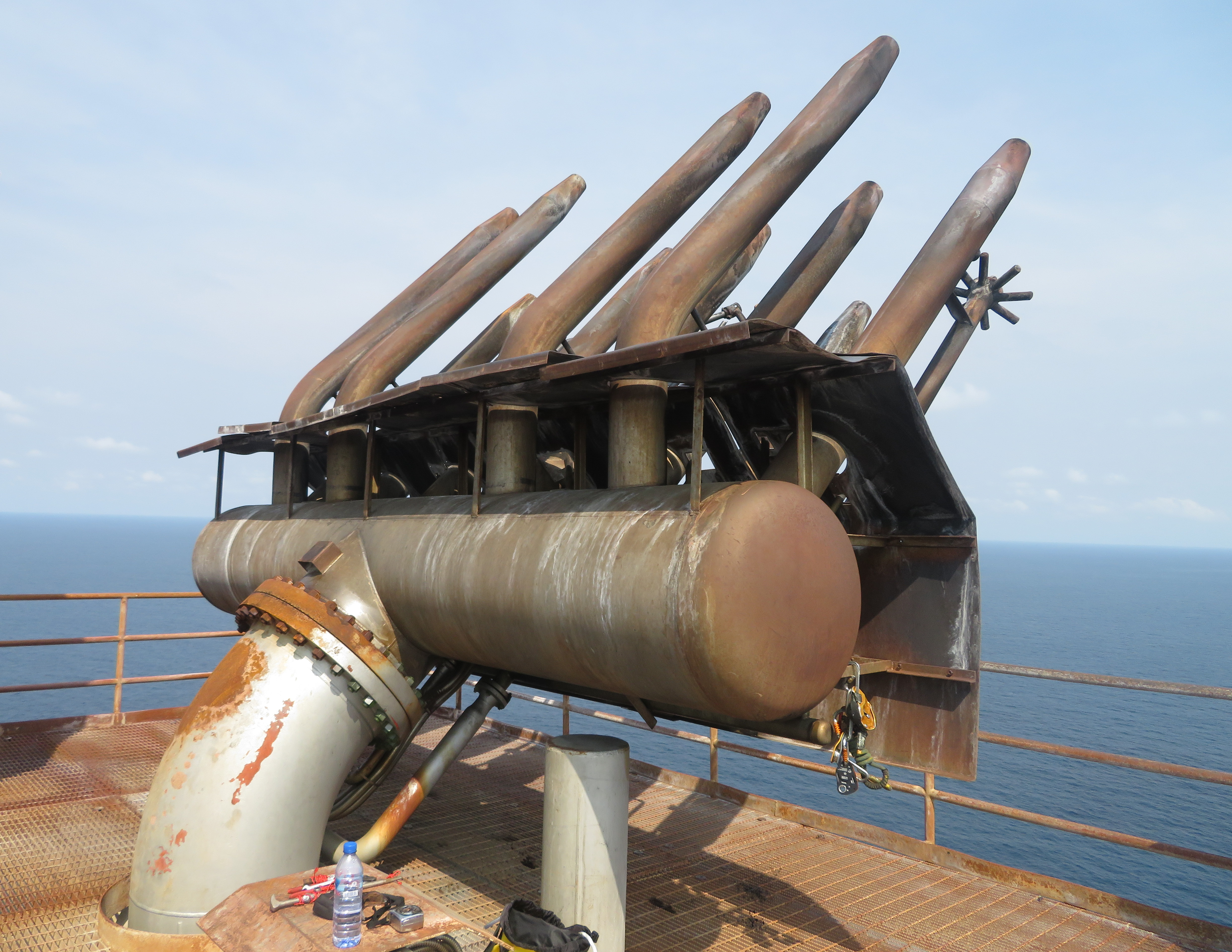 Flare tip replacement offshore