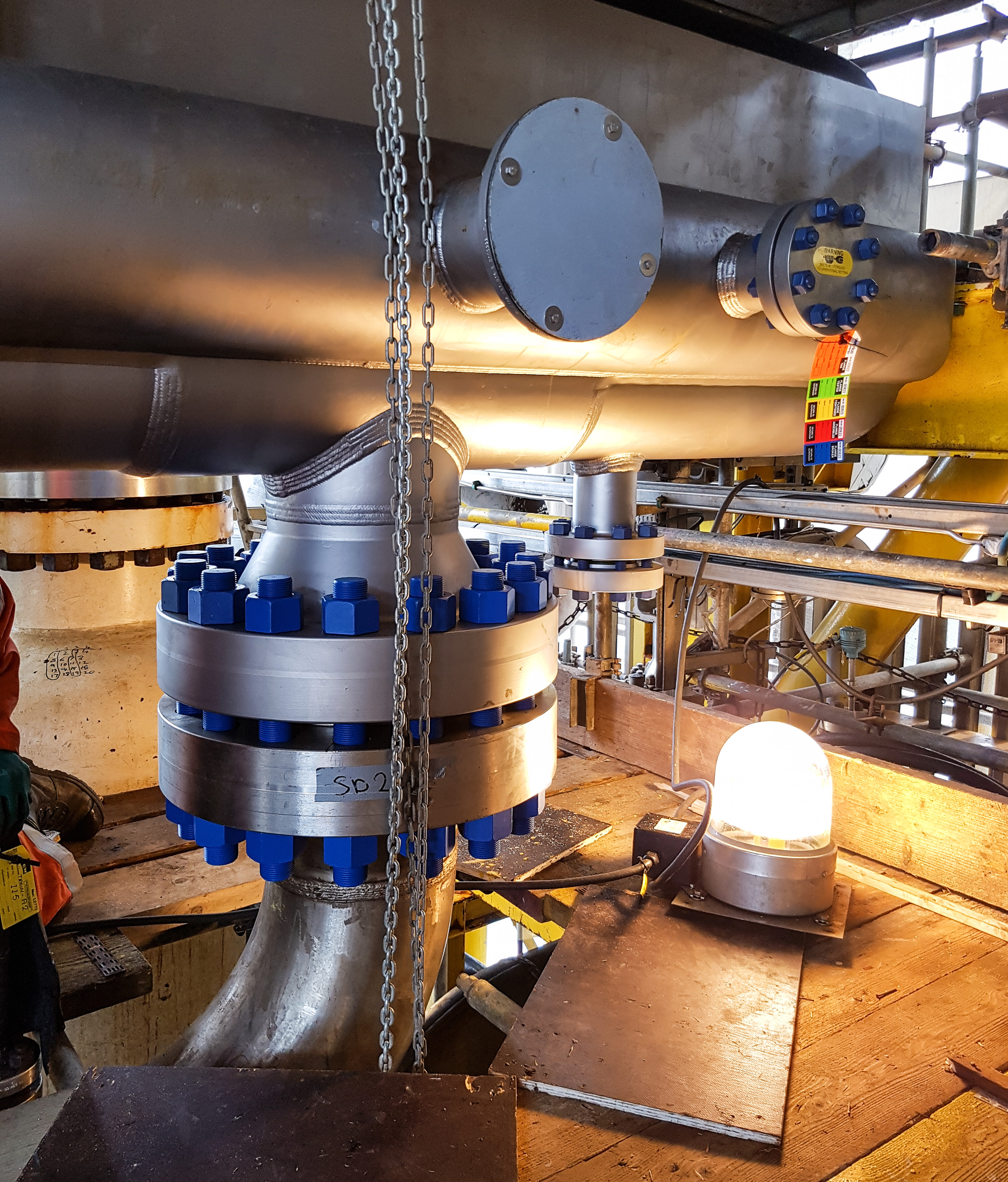 Lifting and Rigging of a cooler offshore