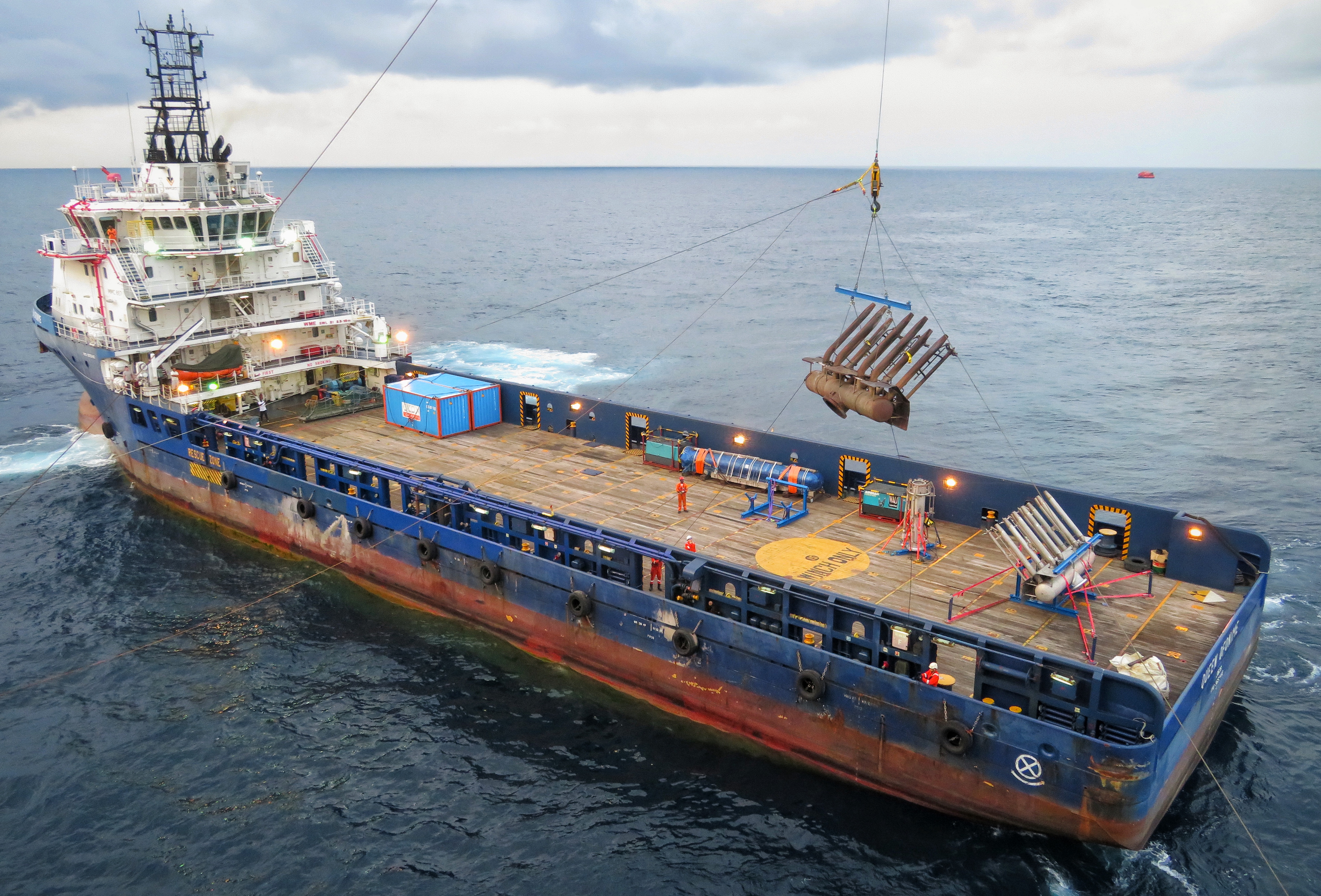 Flare tip replacement offshore