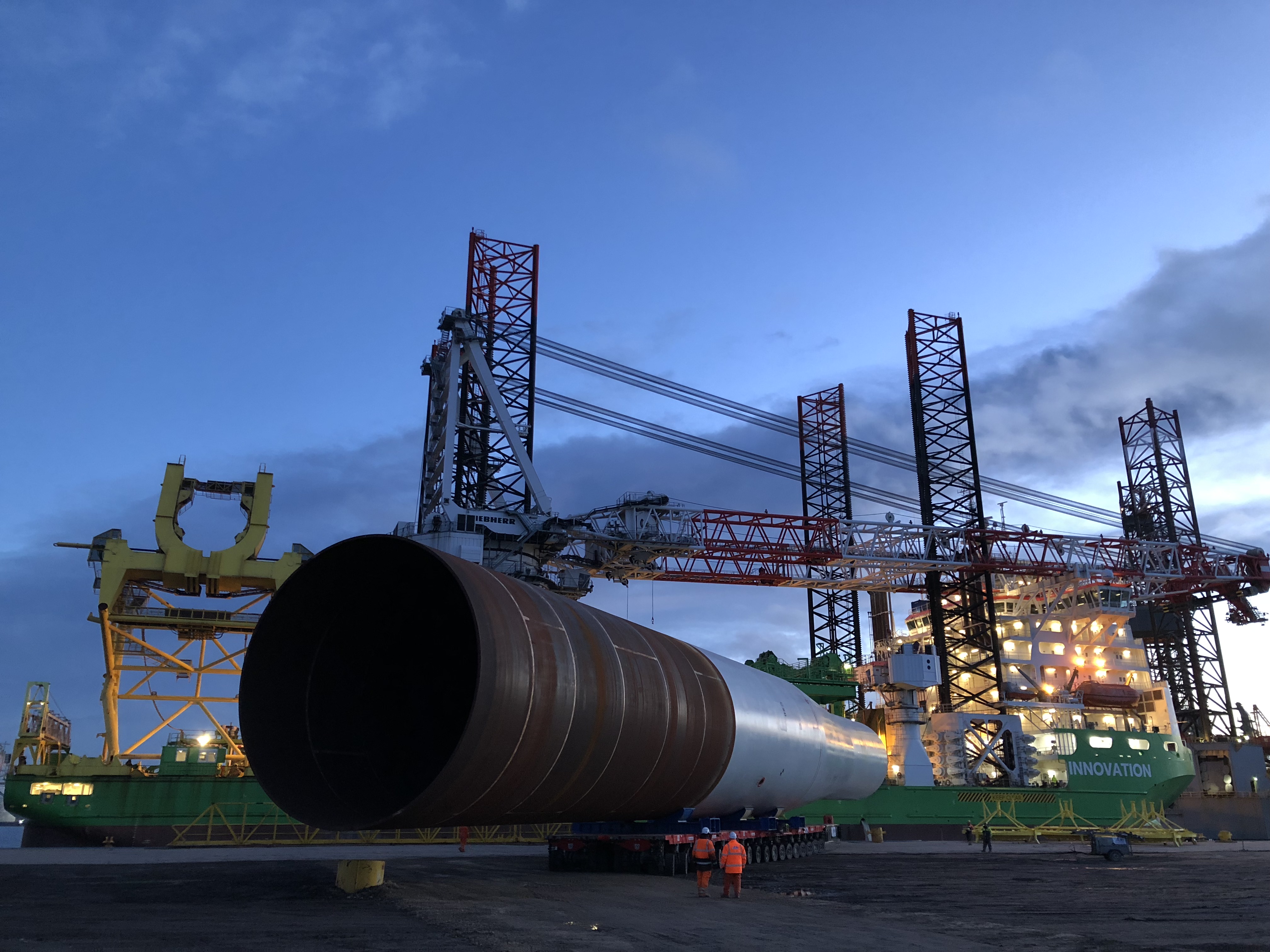 transportation of monopiles and tps at dusk